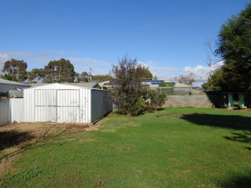 4 Stephens Ave, Strathalbyn SA 5255
