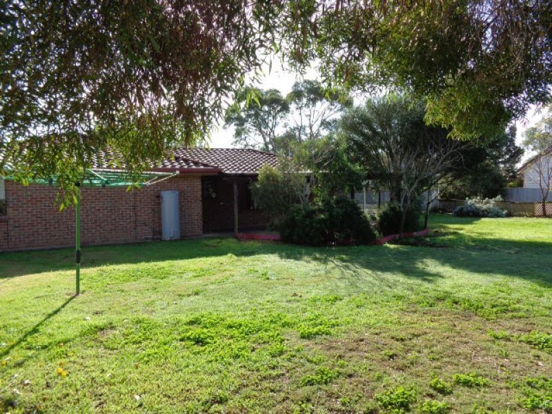 4 Stephens Ave, Strathalbyn SA 5255
