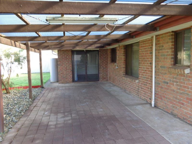 4 Stephens Ave, Strathalbyn SA 5255