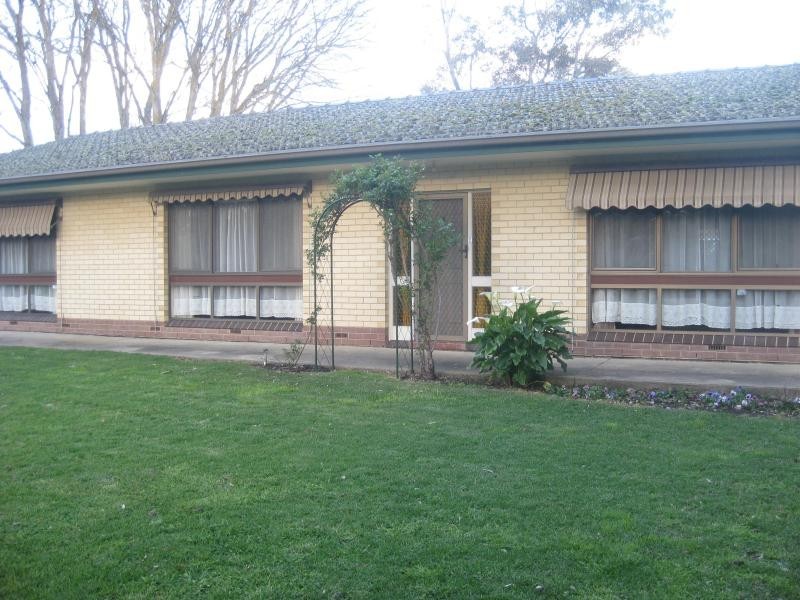 4 Post Office Rd, Woodside SA 5244