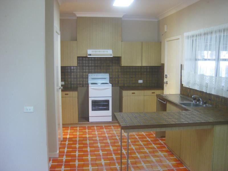 4 Post Office Rd, Woodside SA 5244