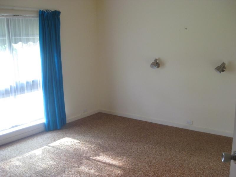 4 Post Office Rd, Woodside SA 5244