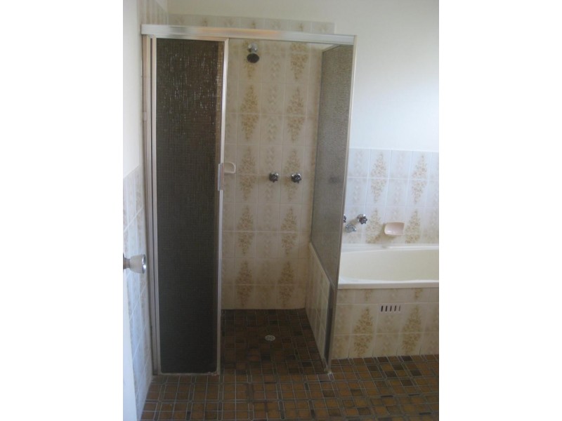 4 Post Office Rd, Woodside SA 5244