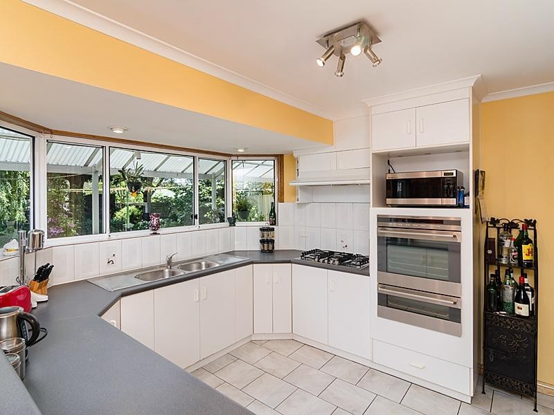 28 Victoria  Rd, Mount Barker SA 5251