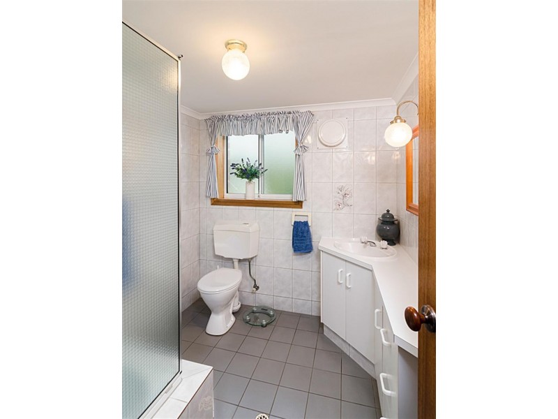 28 Victoria  Rd, Mount Barker SA 5251