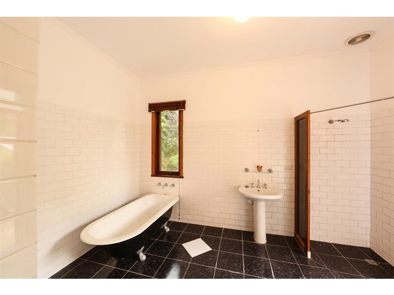 9 Hawthorn Rd, Stirling SA 5152