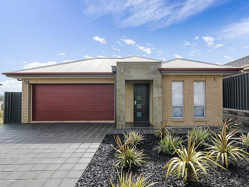 18 Carlson St, Mount Barker SA 5251