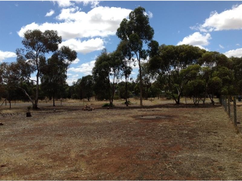 27 Young  Rd, Kanmantoo SA 5252
