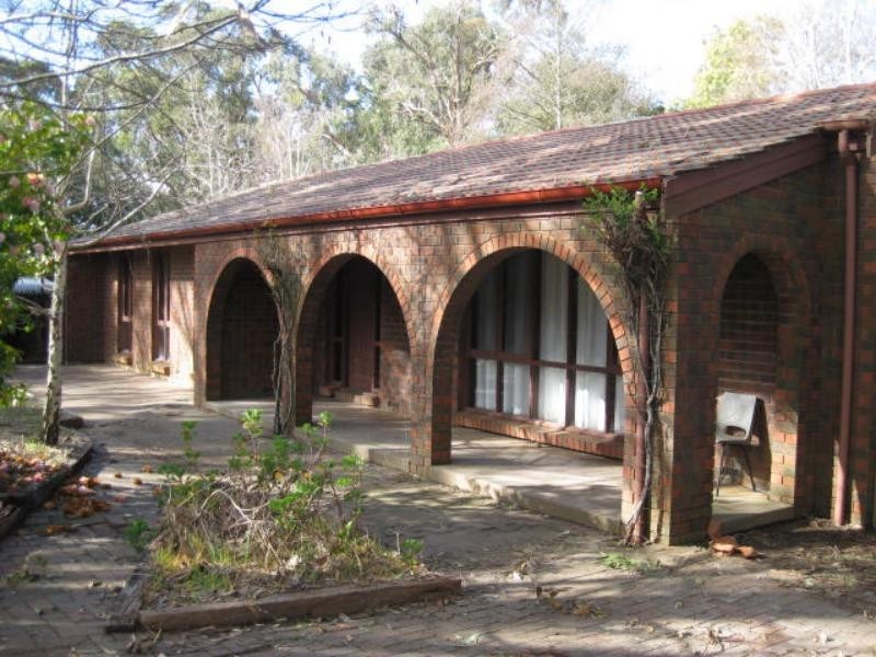 10 Tregarthen Road, Summertown SA 5141