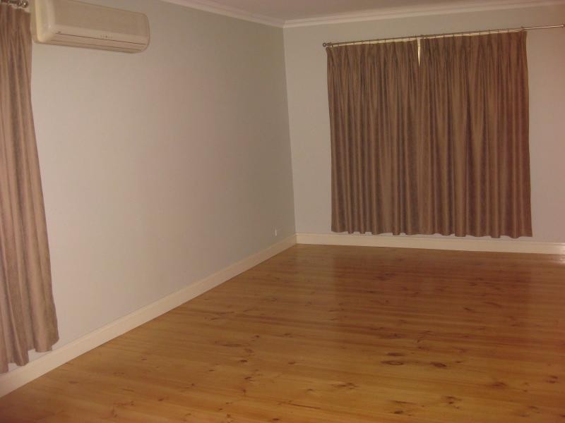 31 Railway Ave, Bridgewater SA 5155