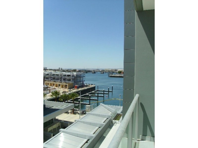 404 Spinnaker 1-2 Tarni Court, Port Adelaide SA 5015