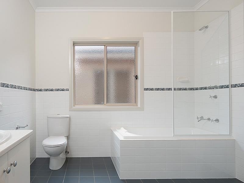 2/1 Collins Street, Mount Barker SA 5251