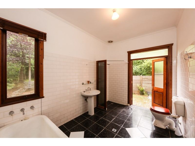 9 Hawthorn Road, Stirling SA 5152