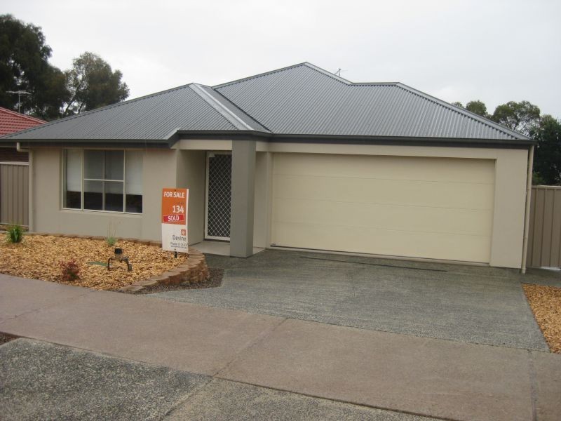 35 Douglas Drive, Mount Barker SA 5251