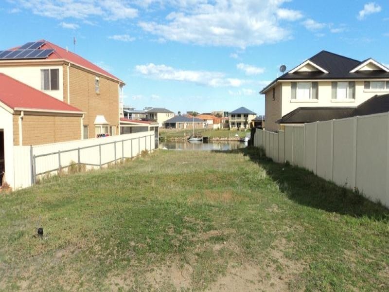 27 Britannia Parade, Hindmarsh Island SA 5214