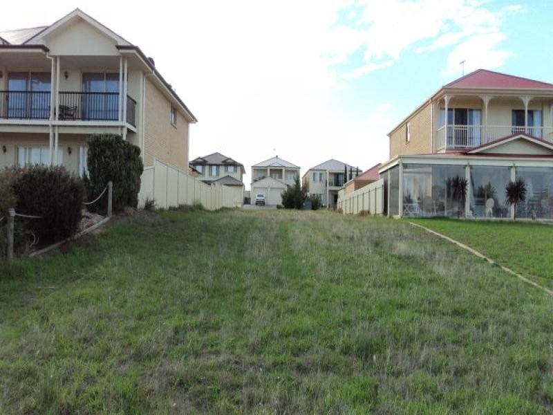 27 Britannia Parade, Hindmarsh Island SA 5214