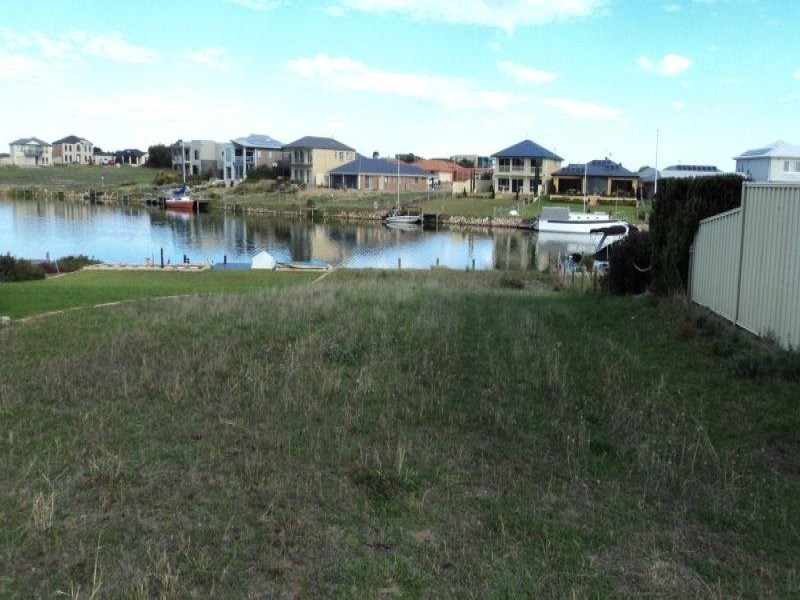 27 Britannia Parade, Hindmarsh Island SA 5214