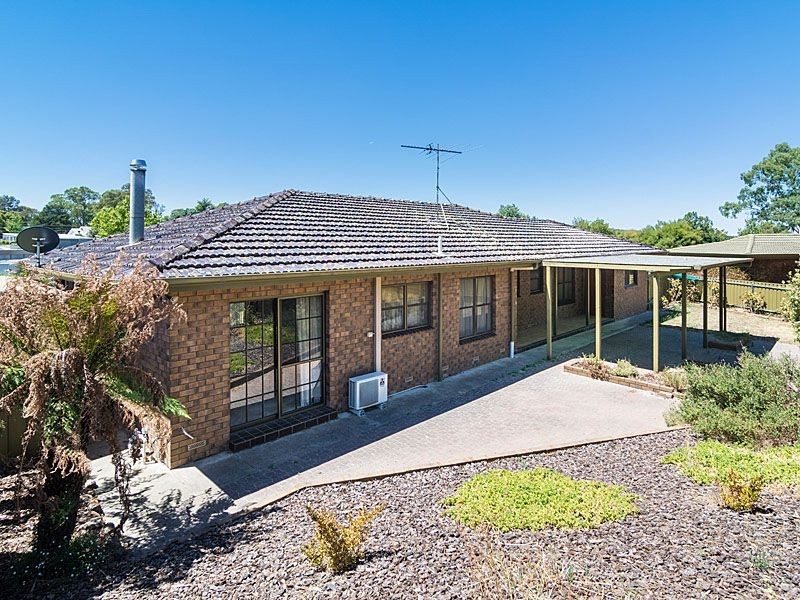 2 Chapman Crescent, Mount Barker SA 5251