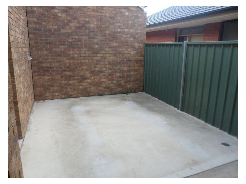 12 Macmillan Avenue, Mawson Lakes SA 5095