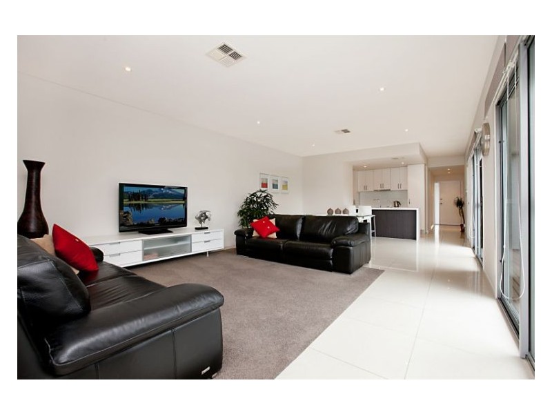 12 Yarle Street, Mawson Lakes SA 5095