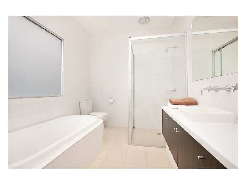 12 Yarle Street, Mawson Lakes SA 5095