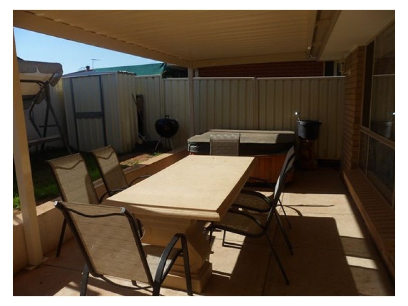 10 Martinwood Close, Burton SA 5110