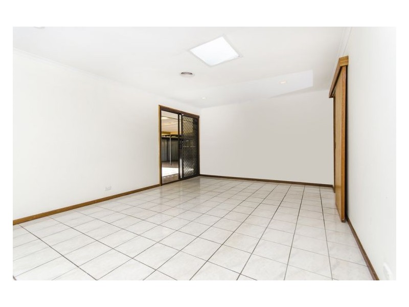 9 Henryk Drive, Hillbank SA 5112