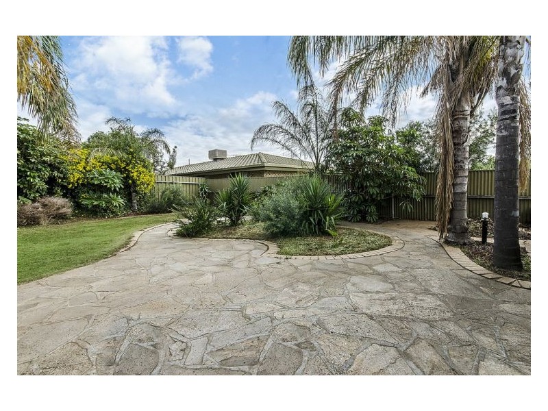 9 Henryk Drive, Hillbank SA 5112