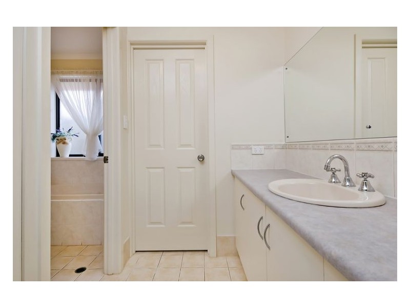 8 Airdrie Avenue, Parafield Gardens SA 5107