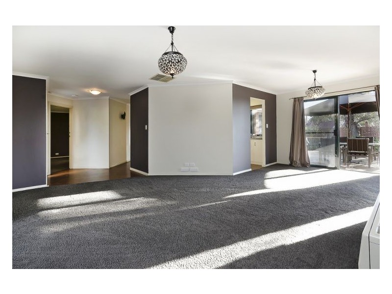 9 Brackenmoor Close, Hillbank SA 5112