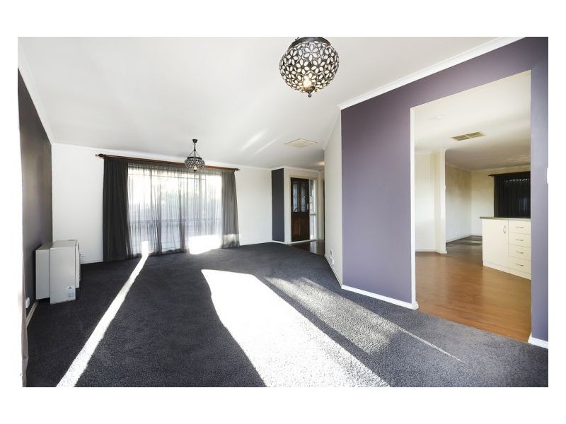 9 Brackenmoor Close, Hillbank SA 5112