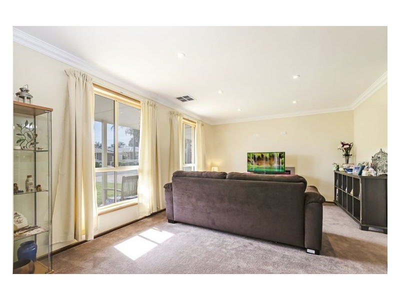 16 Buttercup Grove, Blakeview SA 5114