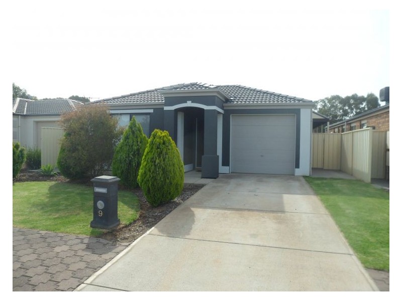 9 Napoleon Court, Paralowie SA 5108