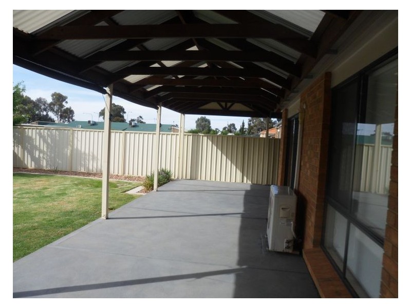 9 Napoleon Court, Paralowie SA 5108