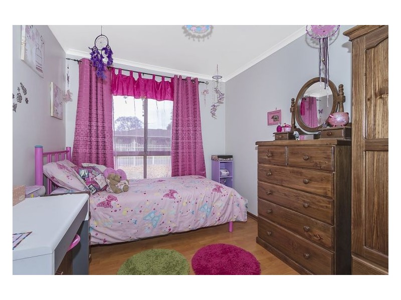 25 Bond Avenue, Burton SA 5110