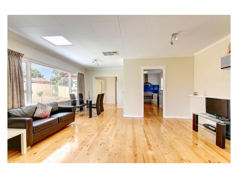 7 Miller Avenue, Para Hills SA 5096