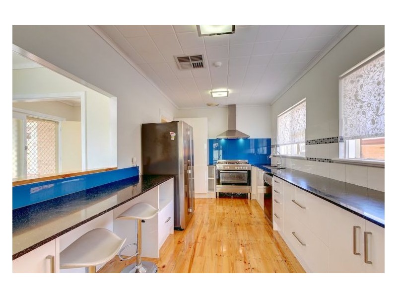 7 Miller Avenue, Para Hills SA 5096