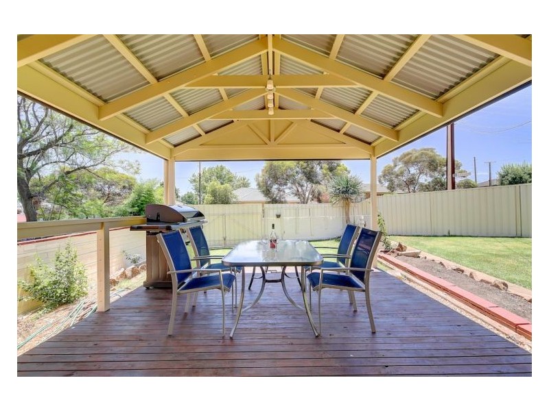 7 Miller Avenue, Para Hills SA 5096