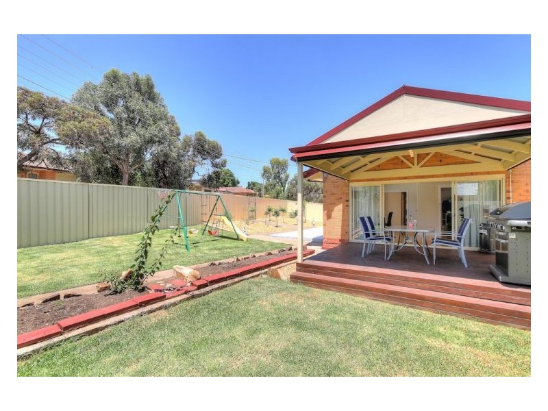 7 Miller Avenue, Para Hills SA 5096