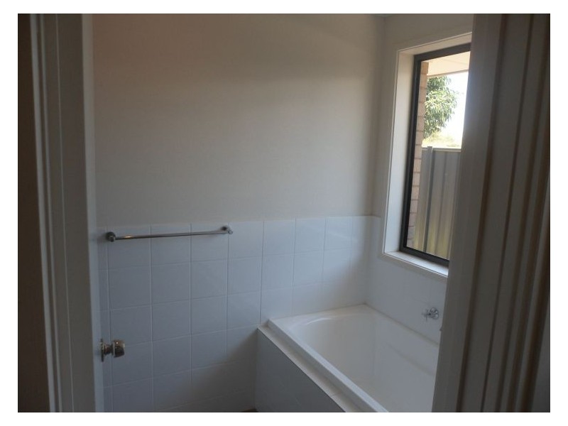 1 jindabyne street, Andrews Farm SA 5114