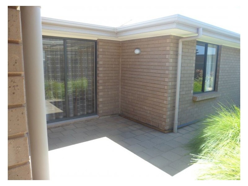 1 jindabyne street, Andrews Farm SA 5114