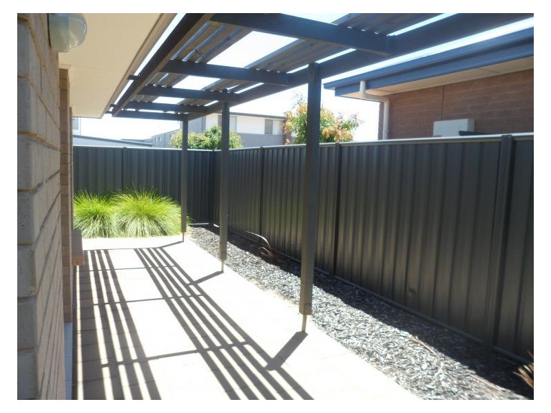 1 jindabyne street, Andrews Farm SA 5114