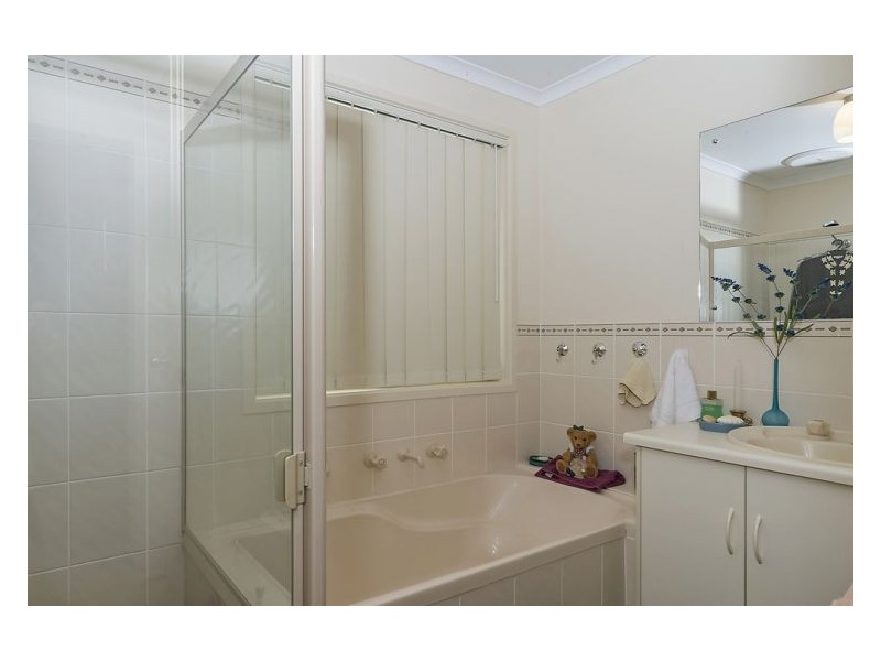 5 Nambucca Avenue, West Lakes Shore SA 5020