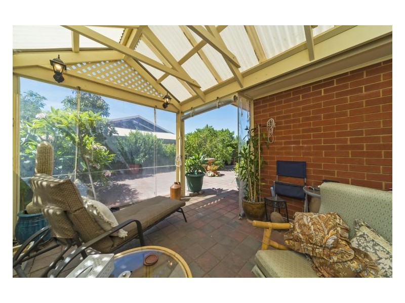 5 Nambucca Avenue, West Lakes Shore SA 5020