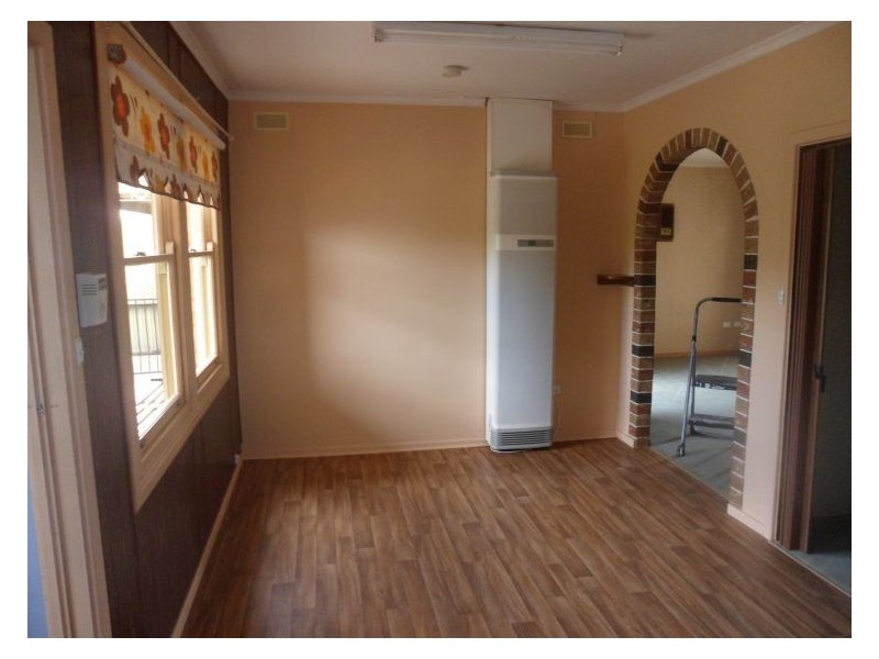 8 Lindsay Street, Elizabeth Downs SA 5113