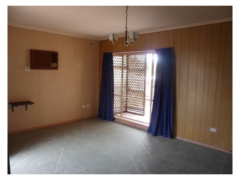 8 Lindsay Street, Elizabeth Downs SA 5113