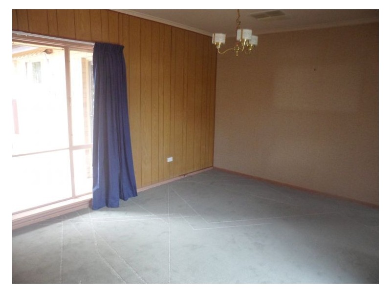 8 Lindsay Street, Elizabeth Downs SA 5113