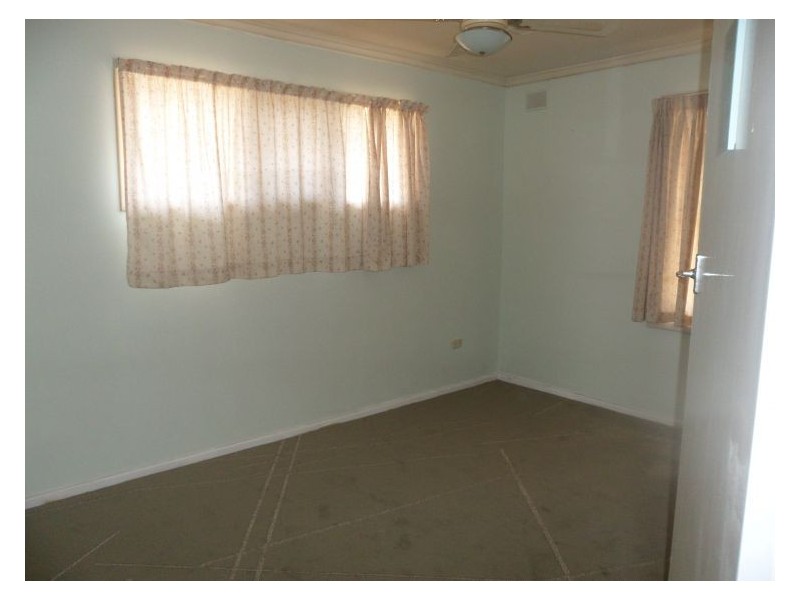 8 Lindsay Street, Elizabeth Downs SA 5113