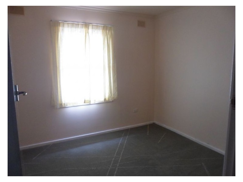 8 Lindsay Street, Elizabeth Downs SA 5113