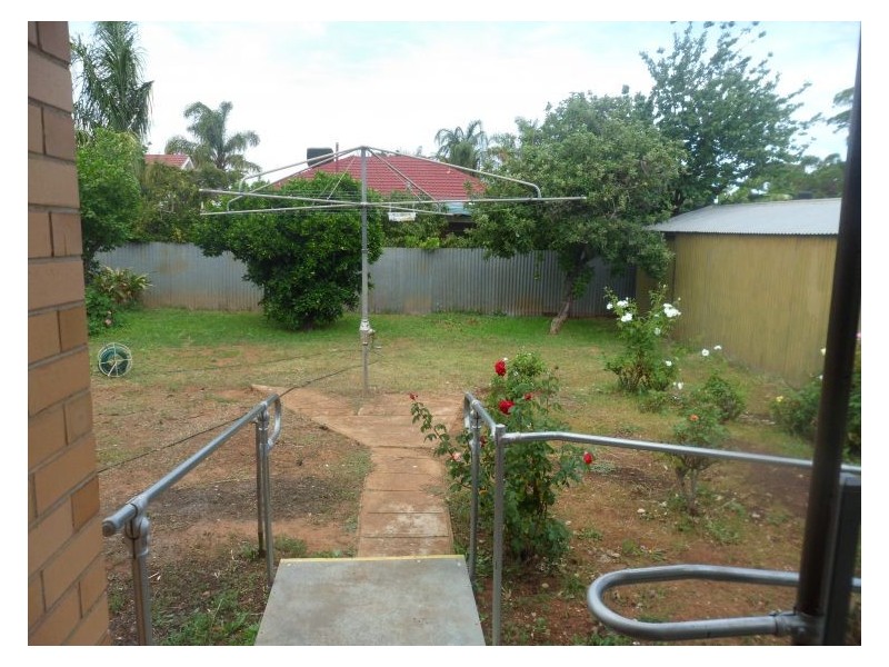 8 Lindsay Street, Elizabeth Downs SA 5113